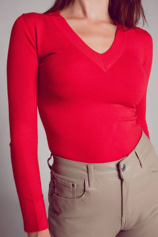 Q2 - V neck fine knit jumper in red